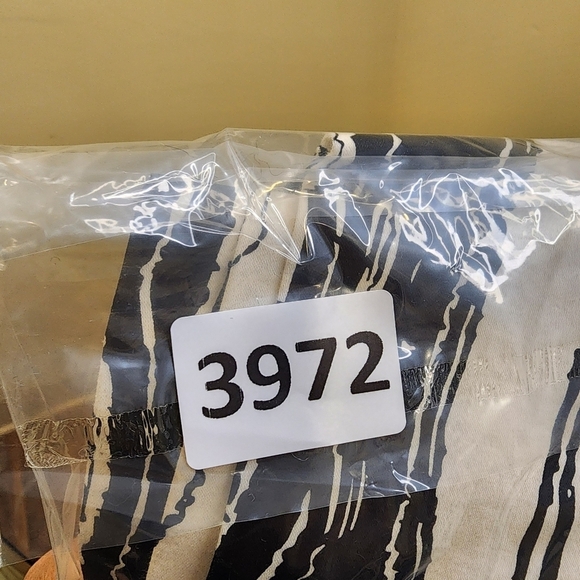 The Limited Black and Ivory Strapples Dress with Pockets size 6 - Picture 11 of 12